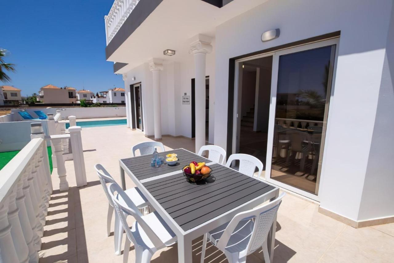 Villa Suncity Boutique Beachfront Ajia Napa Zewnętrze zdjęcie